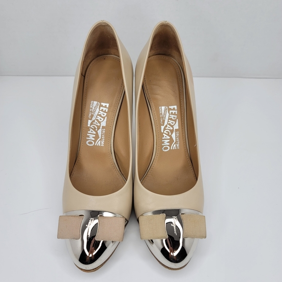 Salvatore Ferragamo Pump With Bow Size 7.5 C - Picture 2 of 16